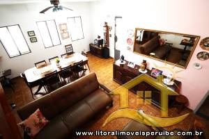 Casa - Sobrado com 5 quartos (sendo 2 suite(s)) a 0,00 metros praia.