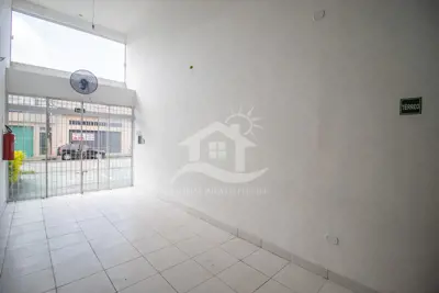 Loja - Sala comercial com 0 quartos (sendo 0 suite(s)) a 500,00 metros praia.