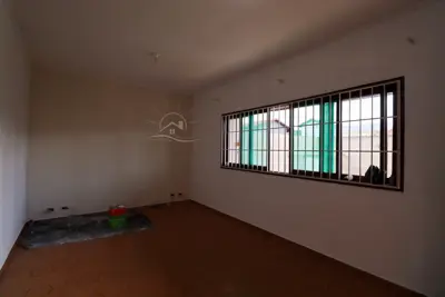 Casa - Térrea com 3 quartos (sendo 1 suite(s)) a 800 metros praia.