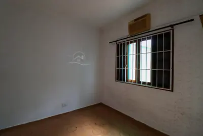 Casa - Térrea com 3 quartos (sendo 1 suite(s)) a 800 metros praia.