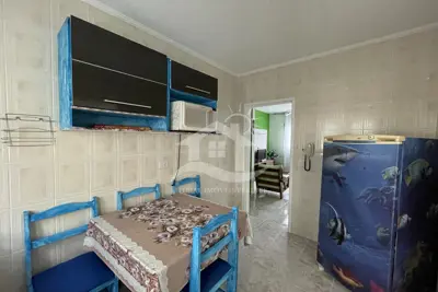 Apartamento - Amplo com 2 dormitórios (sendo 0 suite(s)) a 2,00 metros praia.