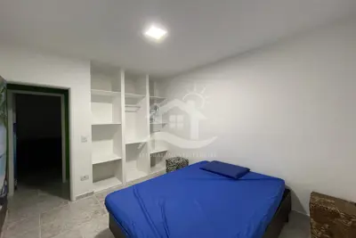 Apartamento - Amplo com 2 dormitórios (sendo 0 suite(s)) a 2,00 metros praia.