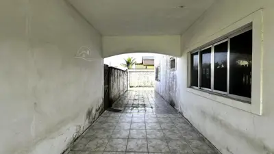 Casa - Sobrado com 4 quartos (sendo 2 suite(s)) a 0,00 metros praia.