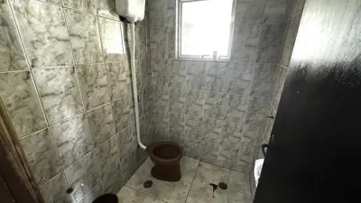 Casa - Sobrado com 4 quartos (sendo 2 suite(s)) a 0,00 metros praia.