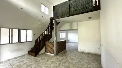 Casa - Sobrado com 4 quartos (sendo 2 suite(s)) a 0,00 metros praia.