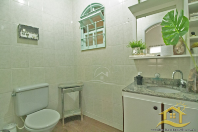 Casa - Sobrado com 7 dormitórios (sendo 7 suite(s)) a 750,00 metros praia.