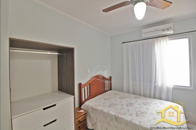 Casa - Sobrado com 7 dormitórios (sendo 7 suite(s)) a 750,00 metros praia.