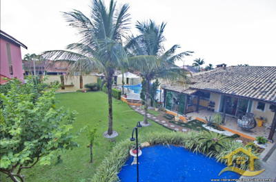 Casa - Sobrado com 7 dormitórios (sendo 7 suite(s)) a 750,00 metros praia.