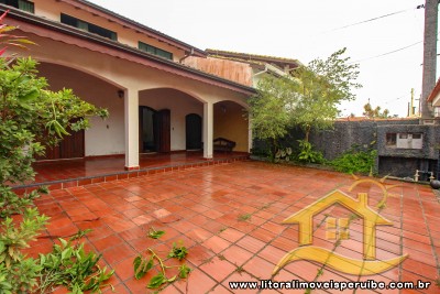 Casa para venda no bairro 21, em Peruíbe / SP.