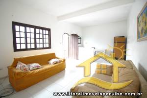 Casa - Térrea com 1 quartos (sendo 0 suite(s)) a 900,00 metros praia.