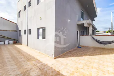Casa - Sobreposta / baixo com 2 dormitórios (sendo 0 suite(s)) a 3000,00 metros praia.