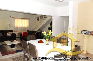 Casa - Mezanino com 3 dormitórios (sendo 1 suite(s)) a 1200,00 metros praia.