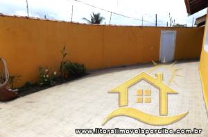 Casa - Mezanino com 3 dormitórios (sendo 1 suite(s)) a 1200,00 metros praia.