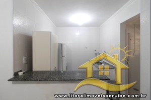 Apartamento - Amplo com 2 quartos (sendo 1 suite(s)) a 500,00 metros praia.