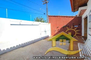 Casa - Térrea com 2 dormitórios (sendo 0 suite(s)) a 600,00 metros praia.