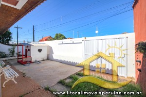Casa - Térrea com 2 dormitórios (sendo 0 suite(s)) a 600,00 metros praia.