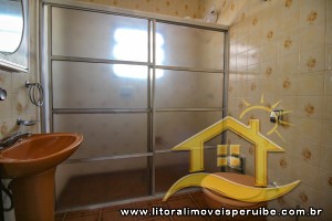 Casa - Térrea com 2 dormitórios (sendo 0 suite(s)) a 600,00 metros praia.