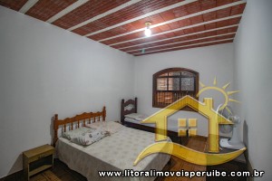 Casa - Térrea com 2 dormitórios (sendo 0 suite(s)) a 600,00 metros praia.