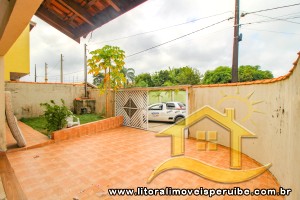 Casa - Térrea com 3 dormitórios (sendo 3 suite(s)) a 1200,00 metros praia.