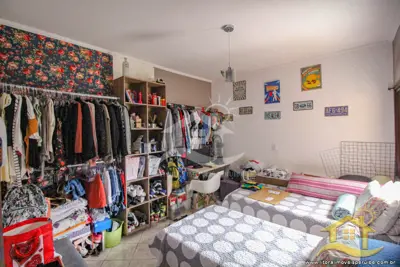 Casa - Térrea com 2 dormitórios (sendo 1 suite(s)) a 1200,00 metros praia.