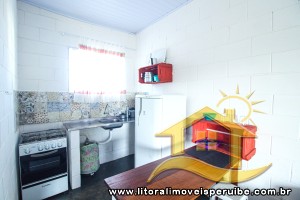Kitnet para venda no bairro 18, em Peruíbe / SP.