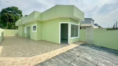 Casa - Térrea com 2 quartos (sendo 1 suite(s)) a 3000,00 metros praia.
