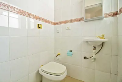 Casa - Térrea com 3 dormitórios (sendo 3 suite(s)) a 1500,00 metros praia.