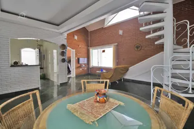Casa - Térrea com 3 dormitórios (sendo 3 suite(s)) a 1500,00 metros praia.