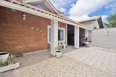Casa - Térrea com 3 dormitórios (sendo 3 suite(s)) a 1500,00 metros praia.