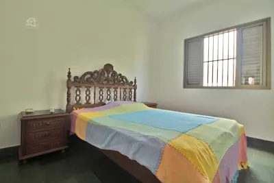 Casa - Térrea com 3 dormitórios (sendo 3 suite(s)) a 1500,00 metros praia.