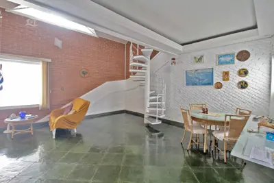 Casa - Térrea com 3 dormitórios (sendo 3 suite(s)) a 1500,00 metros praia.