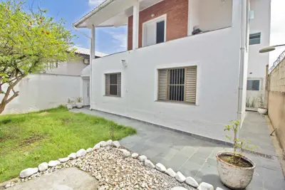Casa - Térrea com 3 dormitórios (sendo 3 suite(s)) a 1500,00 metros praia.