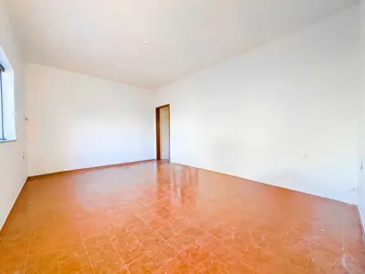 Casa - Térrea com 2 quartos (sendo 0 suite(s)) a 700,00 metros praia.