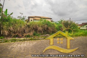 Terreno - Amplo com 0 dormitórios (sendo 0 suite(s)) a 0,00 metros praia.