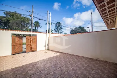 Casa para venda no bairro 63, em Peruíbe / SP.