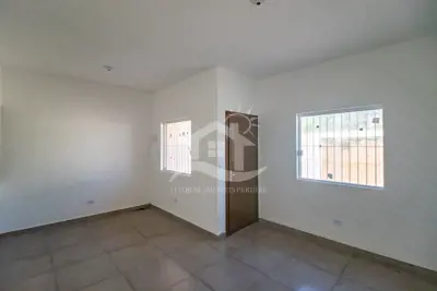 Casa para venda no bairro 63, em Peruíbe / SP.