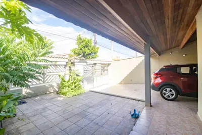 Casa - Térrea com 2 dormitórios (sendo 1 suite(s)) a 900,00 metros praia.