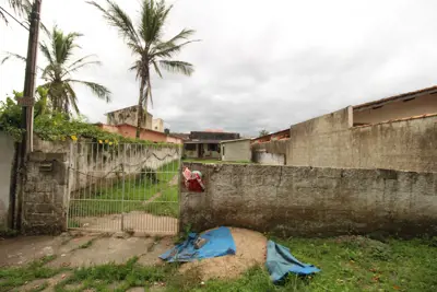 Casa para venda no bairro 21, em Peruíbe / SP.