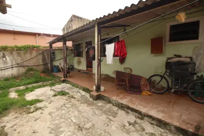 Casa para venda no bairro 21, em Peruíbe / SP.