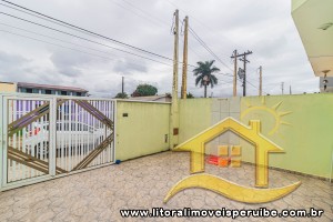 Casa - Térrea com 2 quartos (sendo 1 suite(s)) a 1500,00 metros praia.