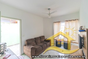 Casa - Térrea com 2 quartos (sendo 1 suite(s)) a 1500,00 metros praia.