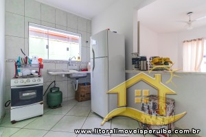 Casa - Térrea com 2 quartos (sendo 1 suite(s)) a 1500,00 metros praia.