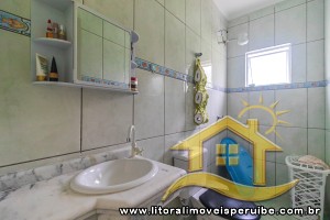 Casa - Térrea com 2 quartos (sendo 1 suite(s)) a 1500,00 metros praia.