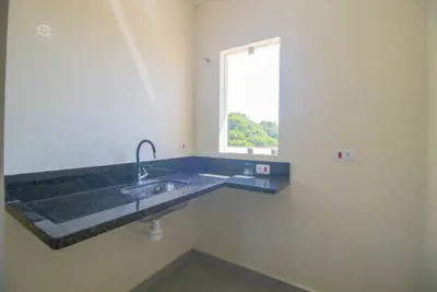 Casa - Sobreposta / alto com 2 dormitórios (sendo 1 suite(s)) a 900,00 metros praia.
