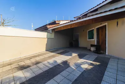 Casa para venda no bairro 37, em Peruíbe / SP.