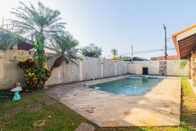 Casa para venda no bairro 37, em Peruíbe / SP.