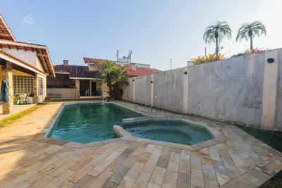 Casa para venda no bairro 37, em Peruíbe / SP.