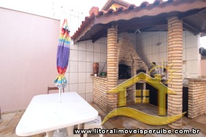 Casa - Assobradada com 8 dormitórios (sendo 6 suite(s)) a 350,00 metros praia.