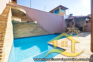 Casa - Assobradada com 8 dormitórios (sendo 6 suite(s)) a 350,00 metros praia.