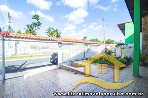 Casa - Térrea com 3 dormitórios (sendo 1 suite(s)) a 700,00 metros praia.